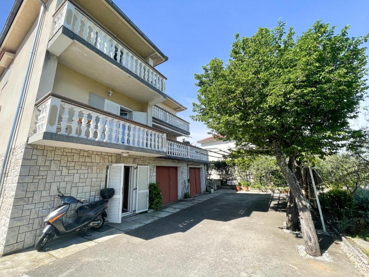 Apartmani Leonarda Jadranovo Eksteriør bilde