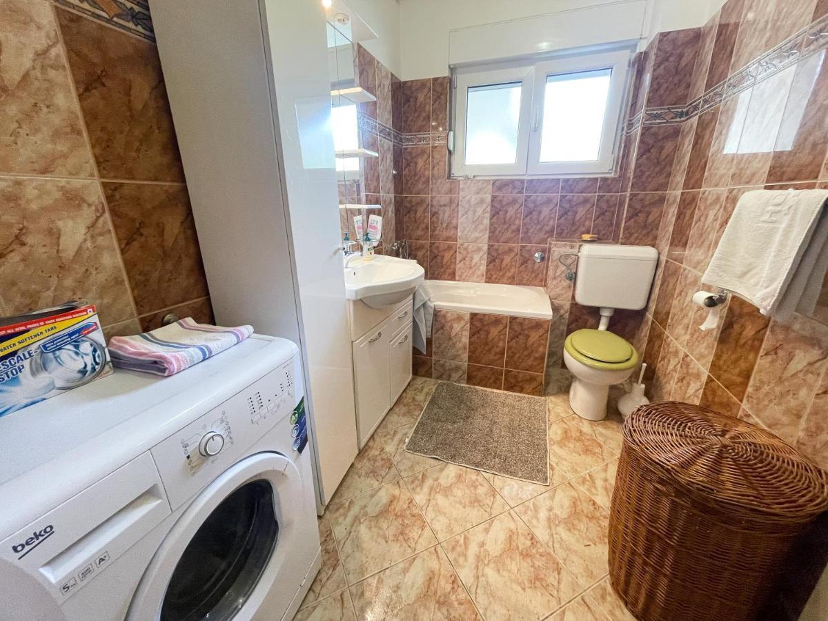 Apartmani Leonarda Jadranovo Eksteriør bilde